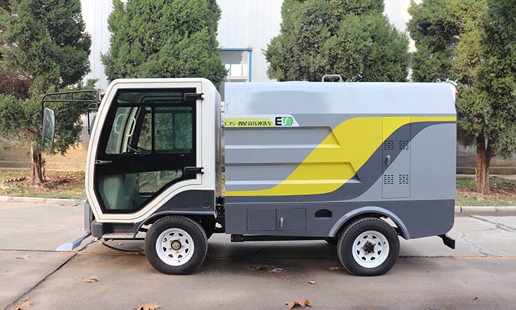 為什么那么多環(huán)衛(wèi)工人都喜歡用小型電動高壓沖洗車，原因竟是它