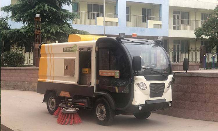 人行道輔道純電動洗掃車，環(huán)衛(wèi)電動洗掃車介紹