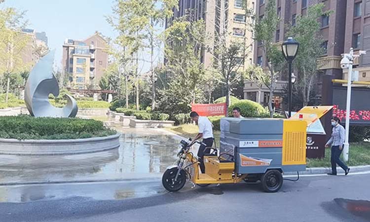 為什么選擇可上牌多功能高壓清洗車應(yīng)用在物業(yè)小區(qū)環(huán)衛(wèi)保潔工作？