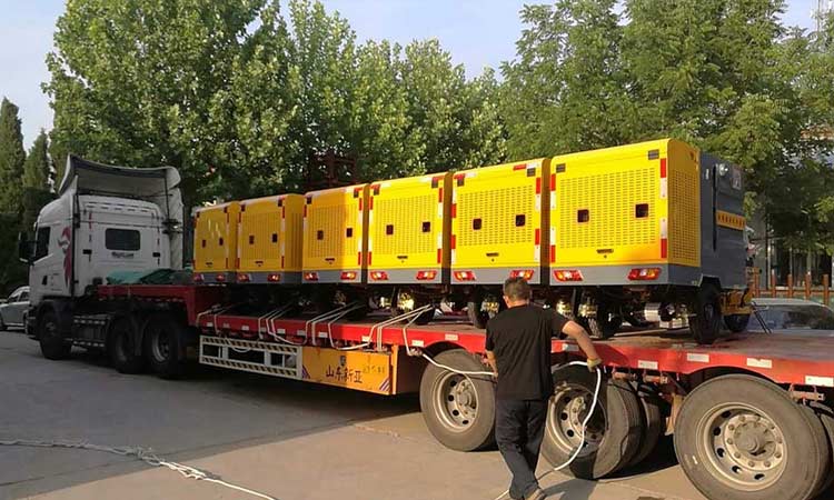 電動(dòng)三輪高壓清洗車(chē)裝車(chē)發(fā)往深圳環(huán)衛(wèi)