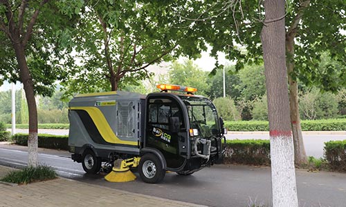 環(huán)衛(wèi)電動洗掃車和電動清掃車，掃地車的區(qū)別！