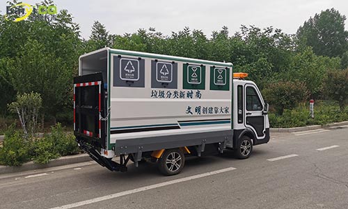 四分類八桶垃圾車，解決小區(qū)垃圾分類轉運難題