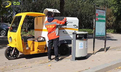 ?小型兩分類垃圾清運車可用于小區(qū)，學校，廠區(qū)等地的垃圾分類清運