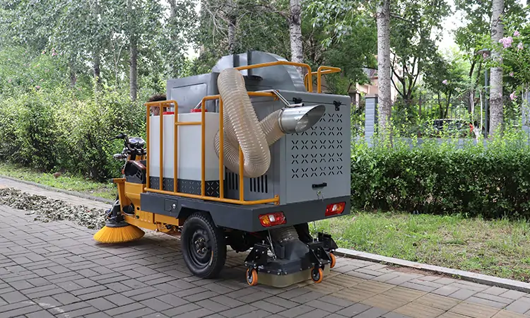 三輪樹(shù)葉收集車