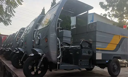 高壓清洗車定制外觀，清潔高效，已裝車準備發(fā)貨