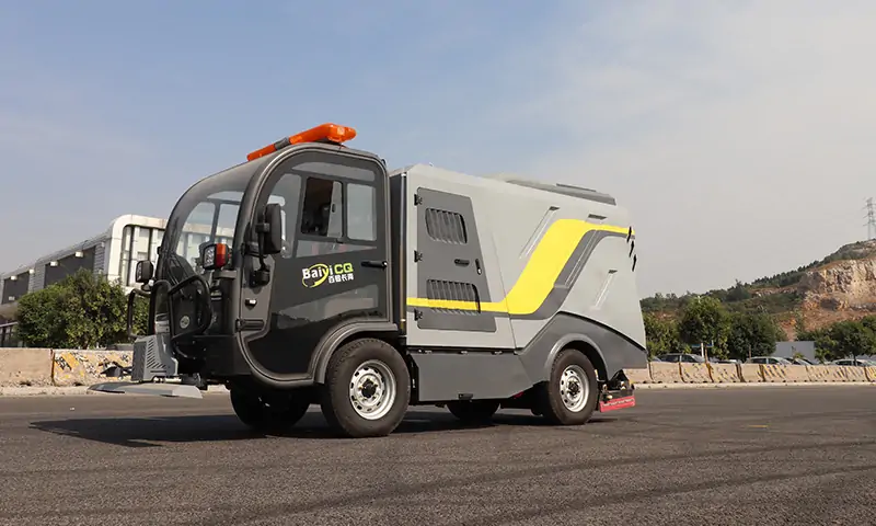純電動深度清潔車--高壓移動清洗盤+大容量水箱，解決三級道路衛(wèi)生保潔難題！