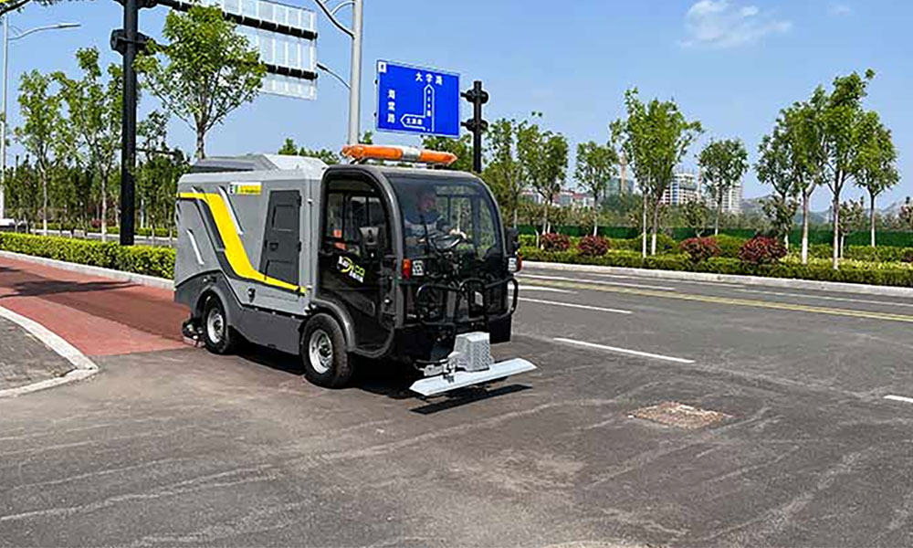 道路污染深度清潔車--深度清潔，多領域、多區(qū)域路面保潔、衛(wèi)生治理！