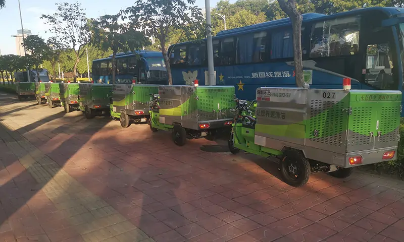 百易多功能小型高壓清洗車抵達深圳某環(huán)衛(wèi)公司-順利交接，讓世界更清潔！