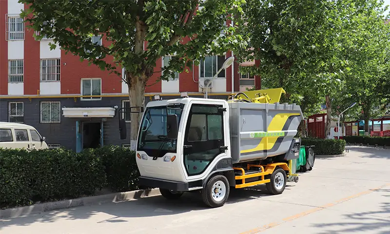 忘了汽油版本環(huán)衛(wèi)車吧！這款純電動后裝式垃圾清運車，可解決眾多垃圾轉運難題！