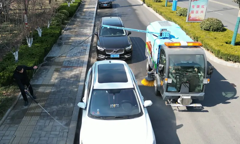 純電動洗掃車展神通，狹窄路段地面清潔洗掃有奇效！