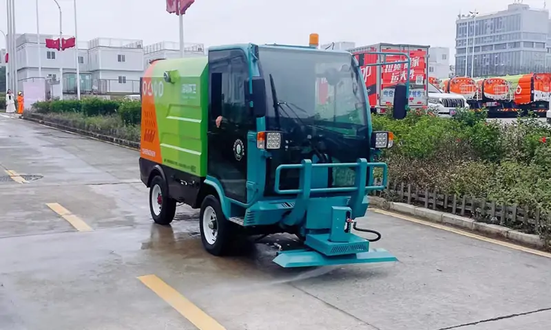四輪多功能高壓清洗車助力環(huán)衛(wèi)環(huán)境建設！體積小巧，功能強大！多種模式，任意選擇！