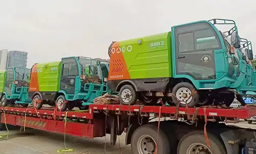 四輪高壓沖洗車到貨深圳！助力深圳環(huán)衛(wèi)好幫手