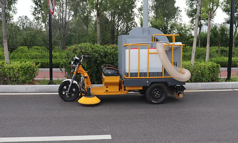 純電動三輪樹葉收集車，景區(qū)園林物業(yè)狹窄區(qū)域落葉收集轉(zhuǎn)運專用車！
