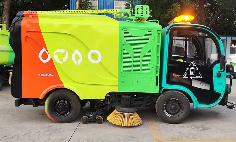 百易純電動洗掃車到達深圳環(huán)衛(wèi)，助力深圳環(huán)境建設，共建美好城市形象！