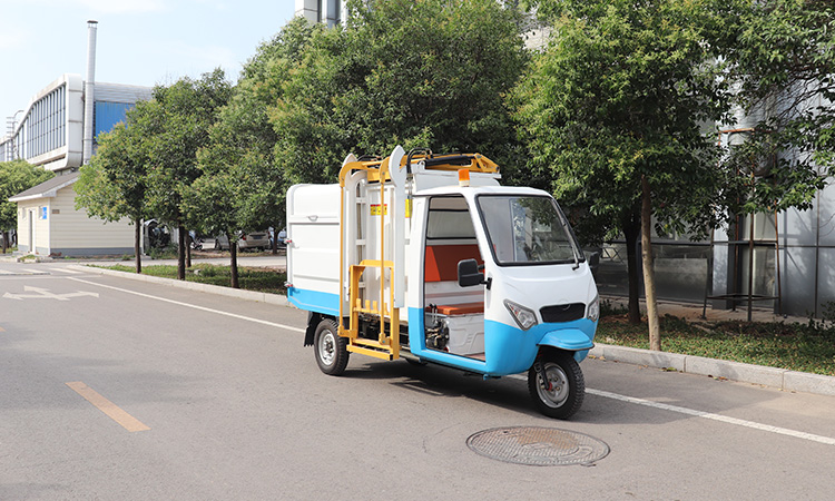側(cè)裝式垃圾清運(yùn)車(chē)BY-L25