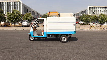 側(cè)裝式垃圾清運(yùn)車(chē)BY-L25車(chē)輛底盤(pán)
