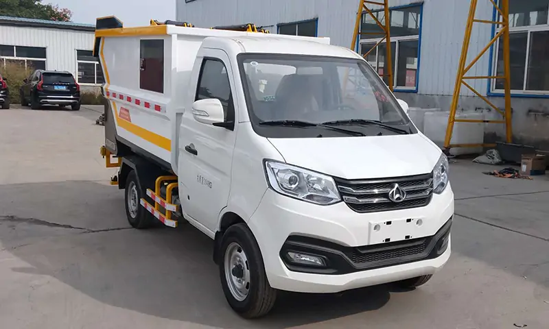 可上牌純電動垃圾清運車，后裝垃圾形式，環(huán)保高效，創(chuàng)新回收！