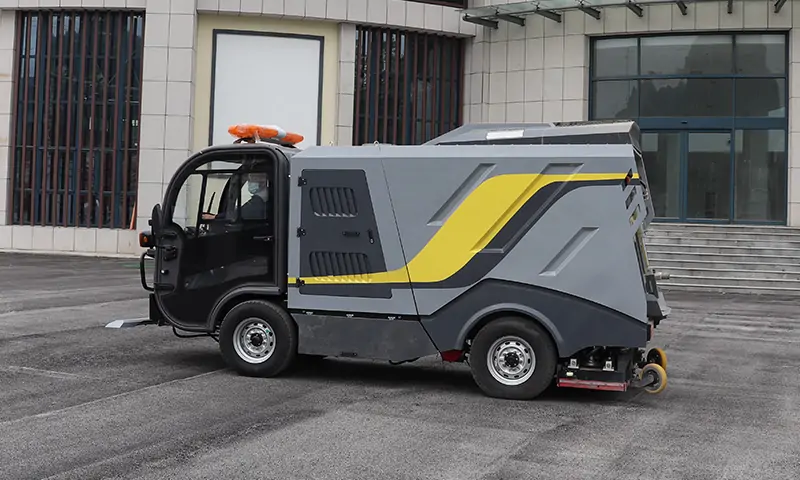 純電動深度清潔車：革新環(huán)保，開創(chuàng)清潔新時代