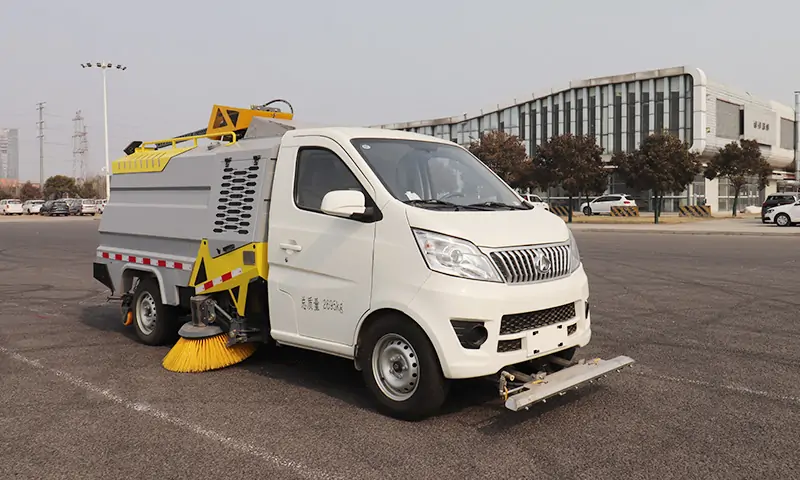 標題：新能源純電動洗掃車：清潔與環(huán)保的完美結合
