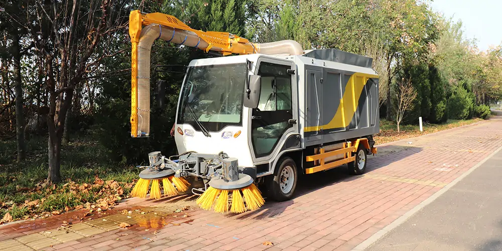樹(shù)葉收集車(chē)01_看圖王.jpg