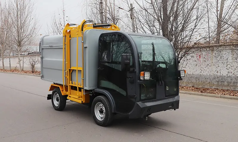 側裝式垃圾清運車，操作簡單，運載量大，環(huán)衛(wèi)道路垃圾轉運專業(yè)設備