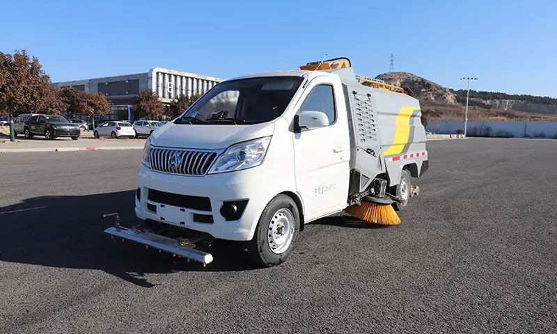 綠色環(huán)保，城市清潔新力量：全新純電動洗掃車