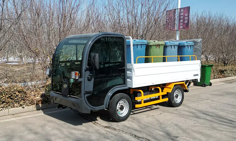 純電動八桶垃圾轉運車：高效環(huán)保的城市清潔先鋒