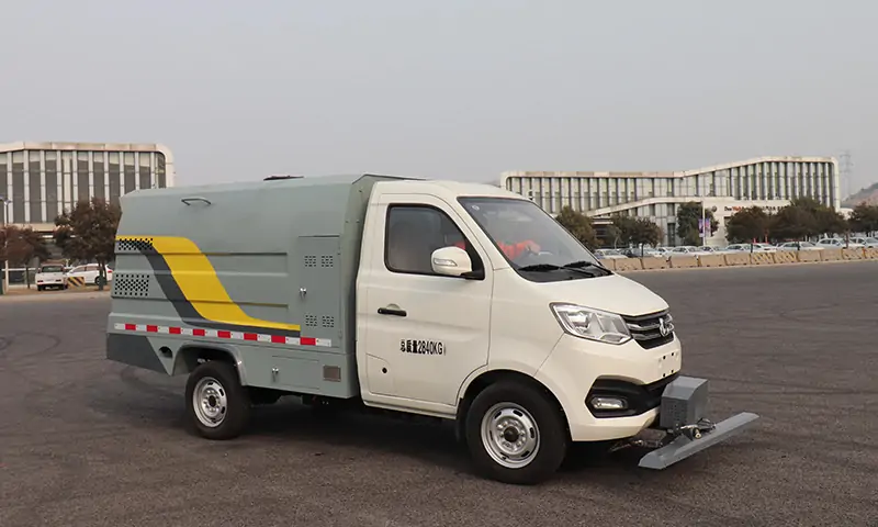 新能源道路養(yǎng)護車，現代化城市管理清潔設備的首選