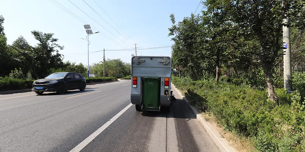 清掃車(chē),電動(dòng)掃地車(chē),廠(chǎng)區(qū)掃地車(chē),園區(qū)掃路車(chē),景區(qū)清掃車(chē)