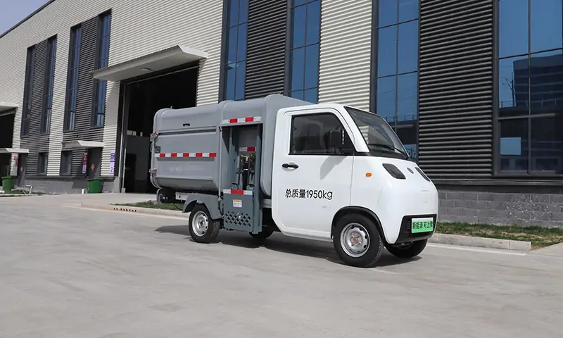 新能源側裝式垃圾車：高效環(huán)保，城市清潔的智能選擇