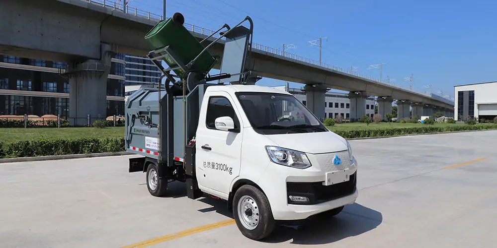 新能源側(cè)裝垃圾車，新能源垃圾車，小型垃圾車，純電動垃圾車，環(huán)衛(wèi)垃圾車，垃圾車