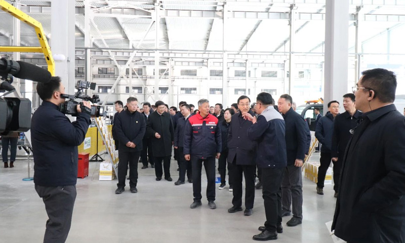 熱烈歡迎 省委常委、濟(jì)南市委書記劉強(qiáng)帶隊(duì)蒞臨我司新廠區(qū)觀摩調(diào)研指導(dǎo)